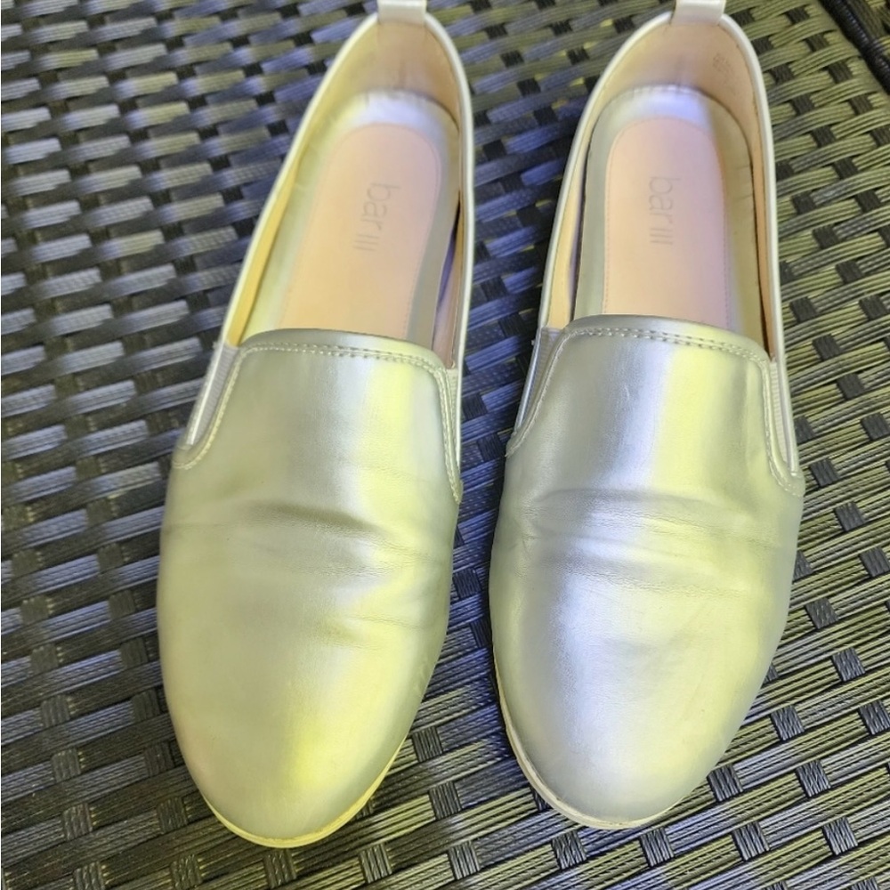 Women’s Bar ||| Flat Slip-On Shoes Silver Size 7.5